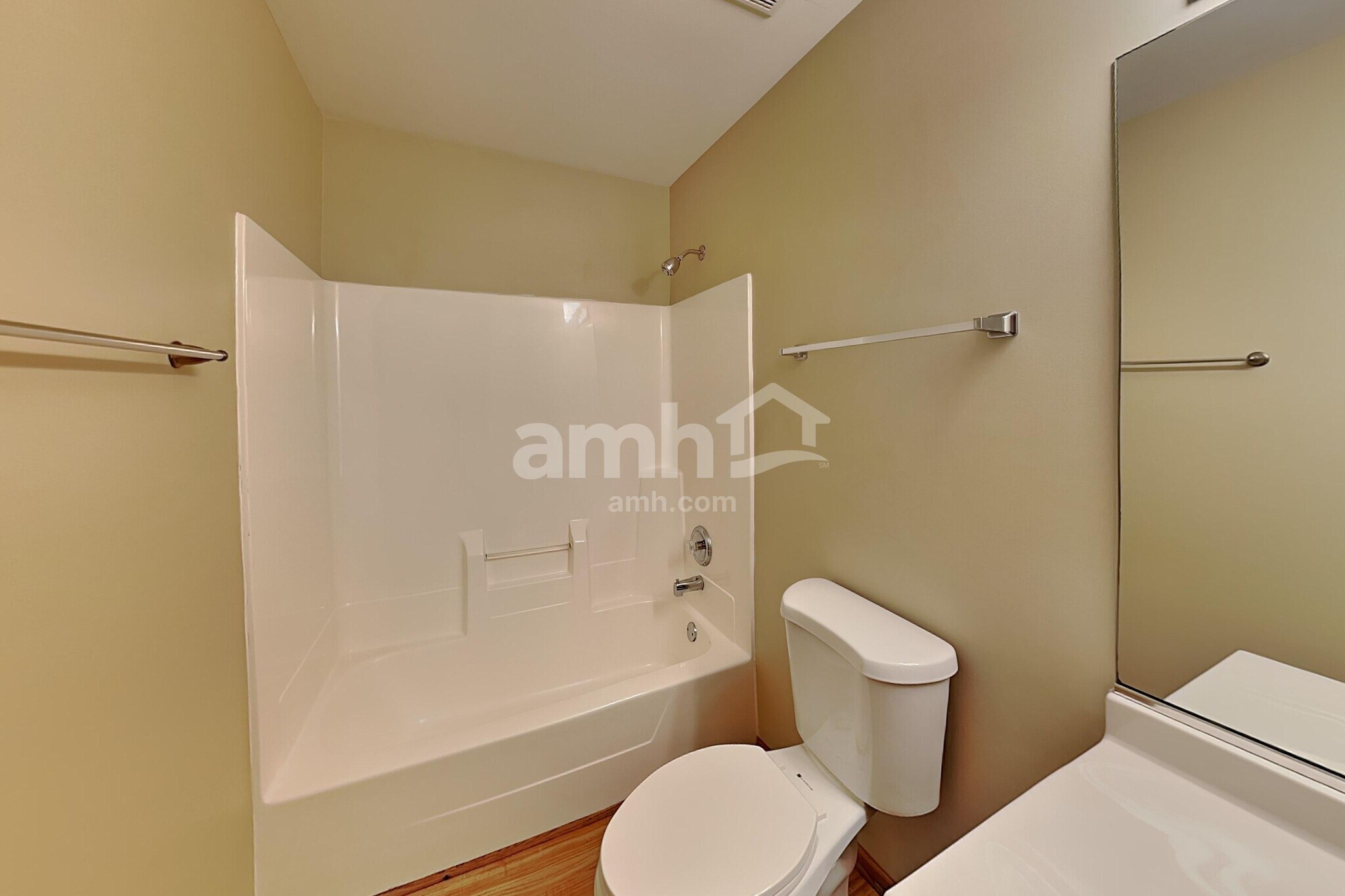 Building Photo - 481 Pheasant Chase Dr