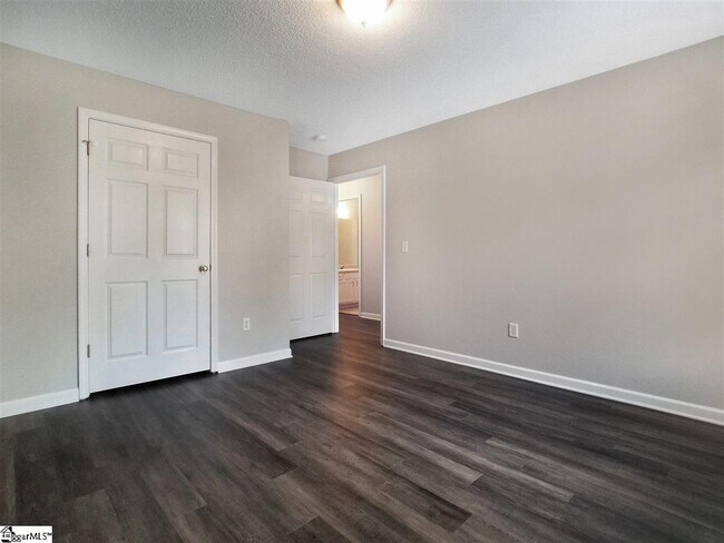 Building Photo - 915 Black Snake Rd