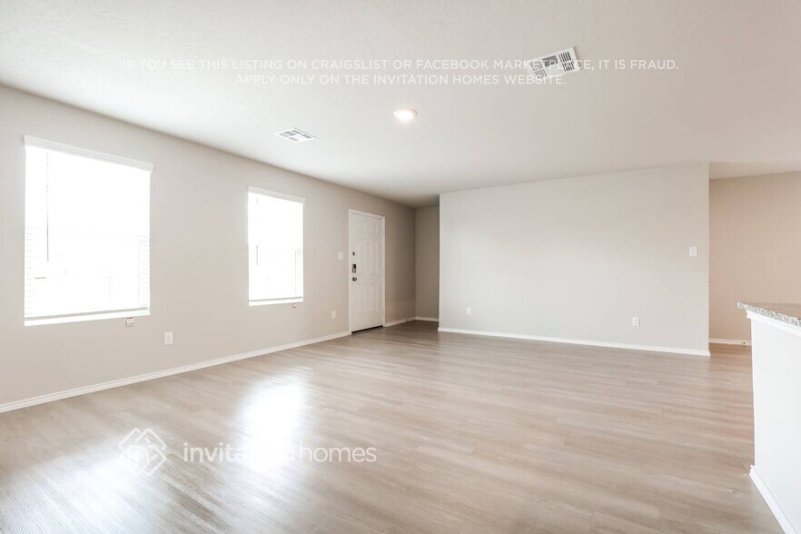 Building Photo - 4160 Southton Tarn