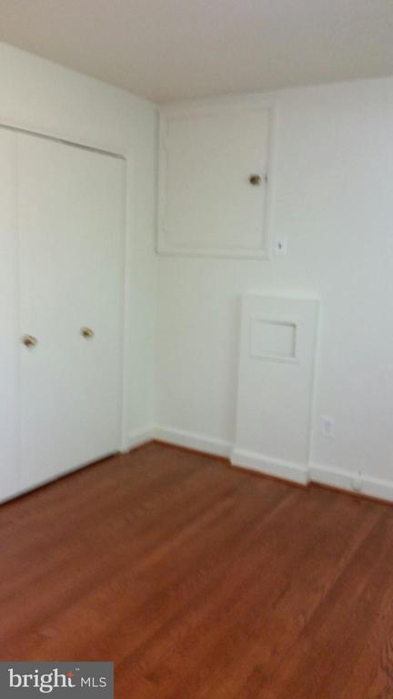 Building Photo - 5909 Lenox Rd