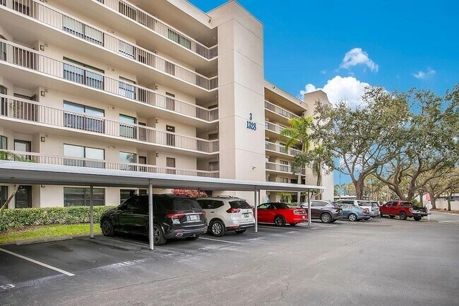 Building Photo - 1328 Pasadena Ave S