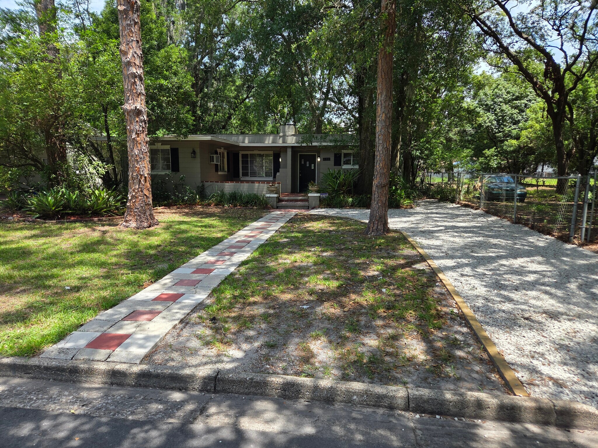 Building Photo - 838 Rosalia Dr