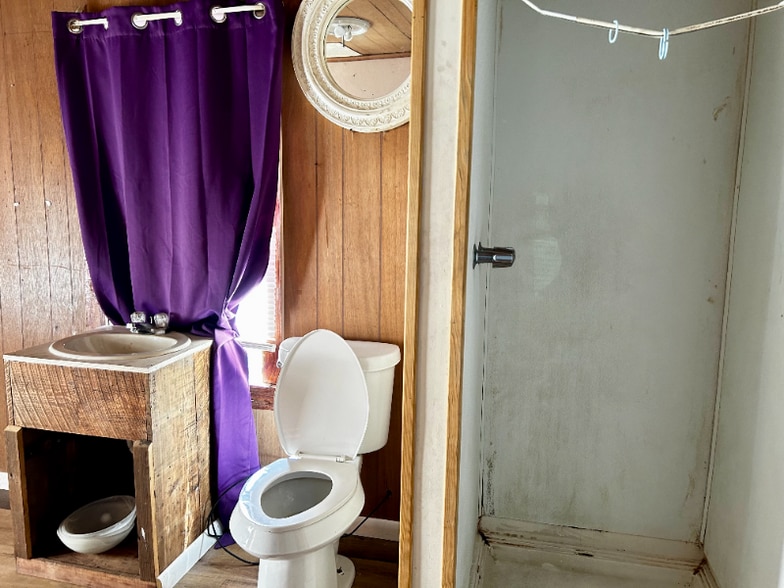 Building Photo - 308 S 1st St