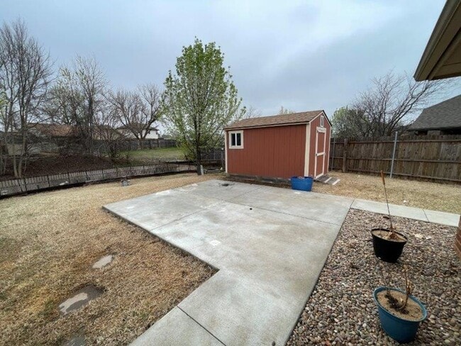 Building Photo - New Paint! 3 beds, 2 full baths, 2 car garage home for rent in S. OKC and Moore schools!