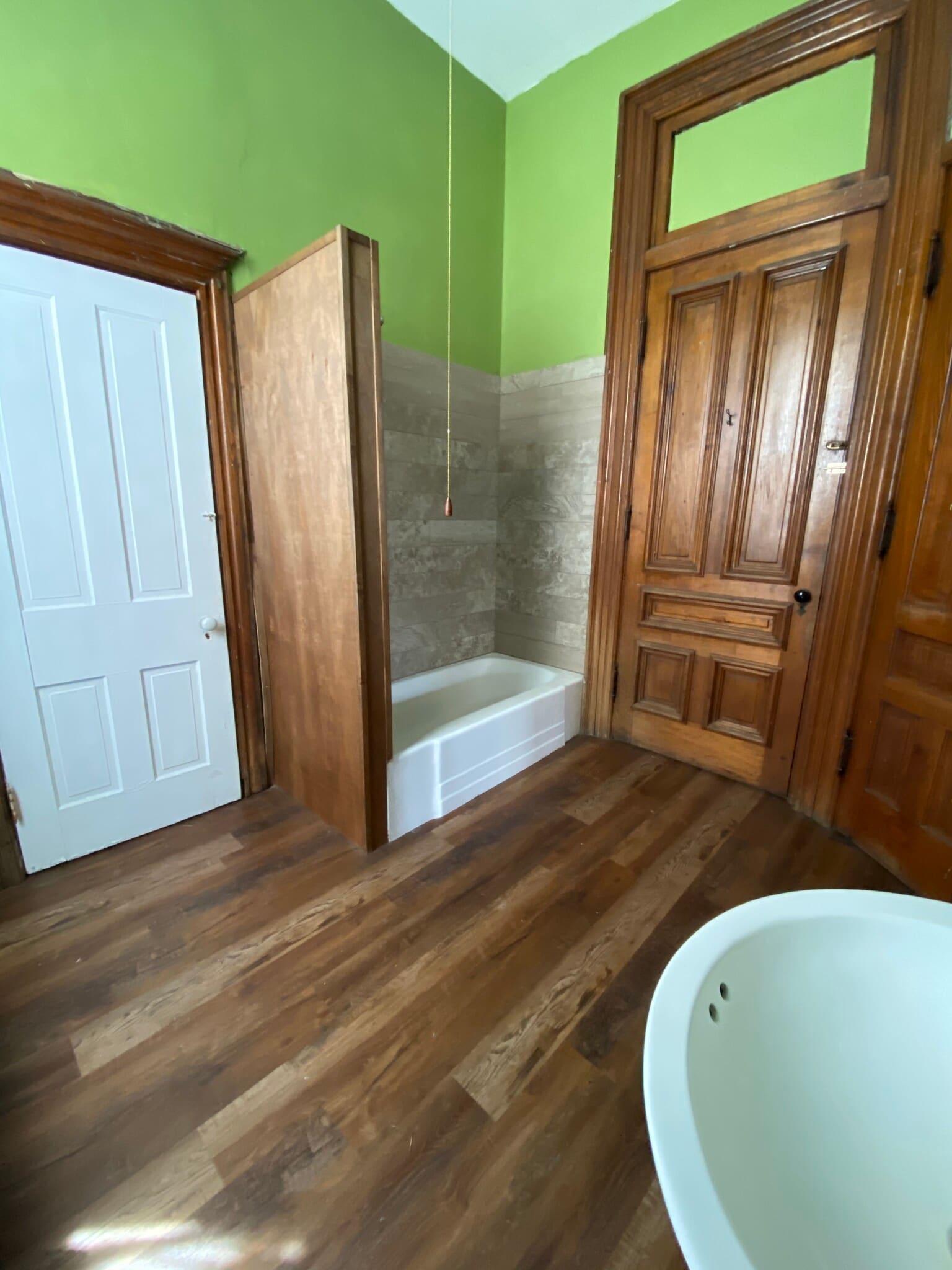 Building Photo - 223 E Main St