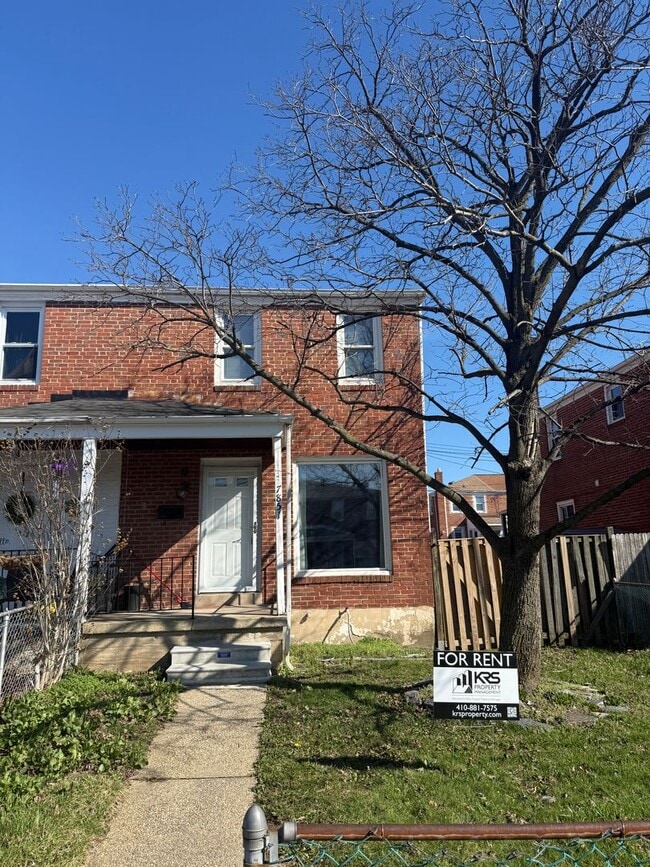 Building Photo - End Unit 3BR Townhome in Dundalk | Fresh Paint, Refinished Hardwood Floors, Fenced Yard, Off-Stre...