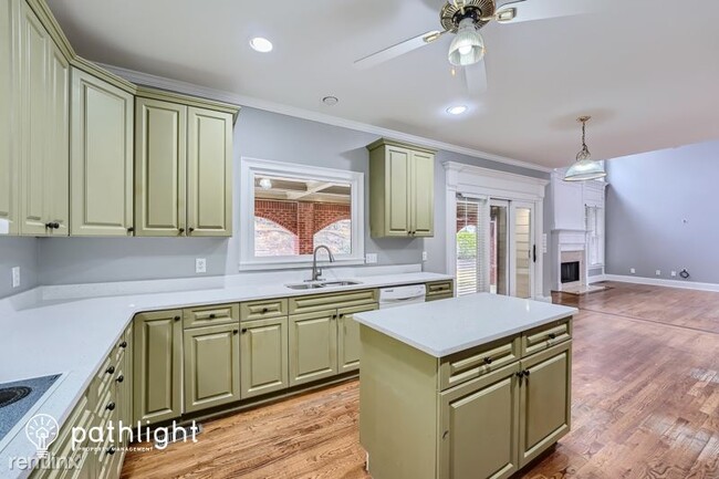 Building Photo - 5 br, 4 bath House - 1795 Millside Terrace...