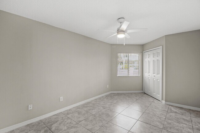 Building Photo - 2625 Heathcote Dr