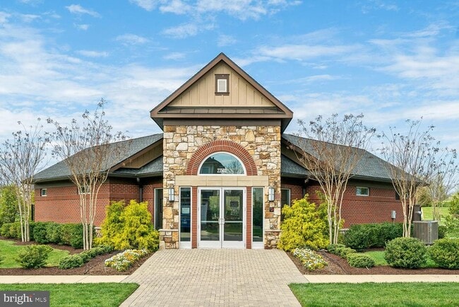 Building Photo - 22664 Amberjack Square