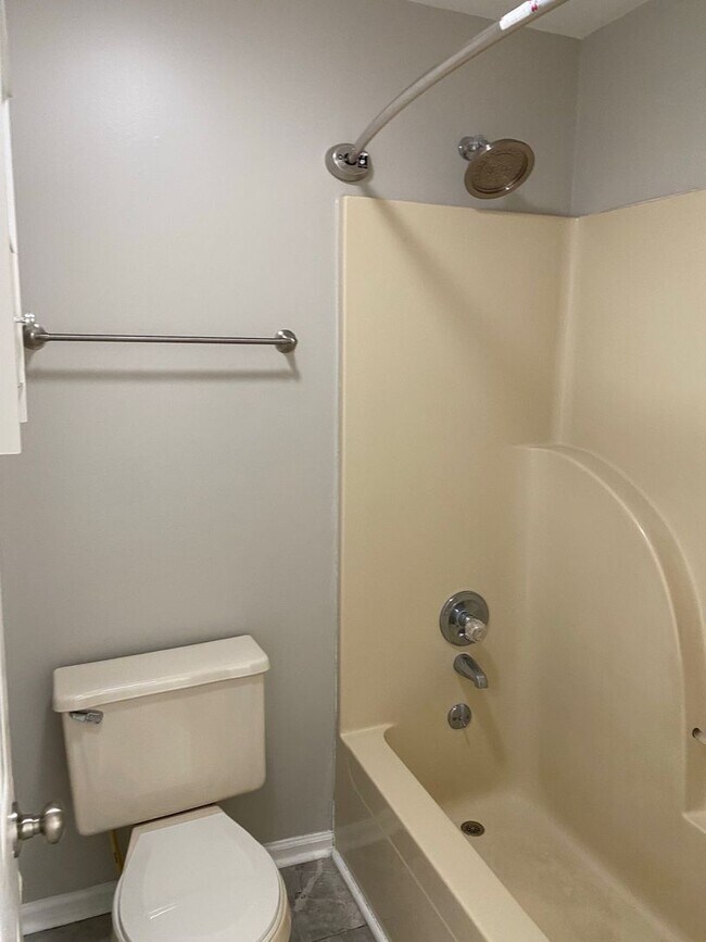 Building Photo - Beautifully Updated 3 Bed/2 Bath Home with...