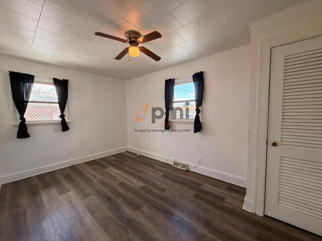 Building Photo - 7532 Monroe Ave