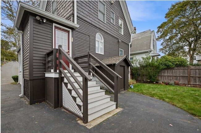 Building Photo - 12 Endicott St