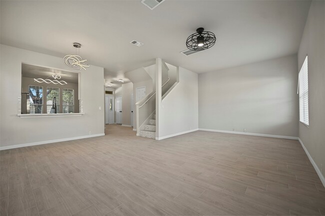 Building Photo - 9718 Coyote Creek Dr