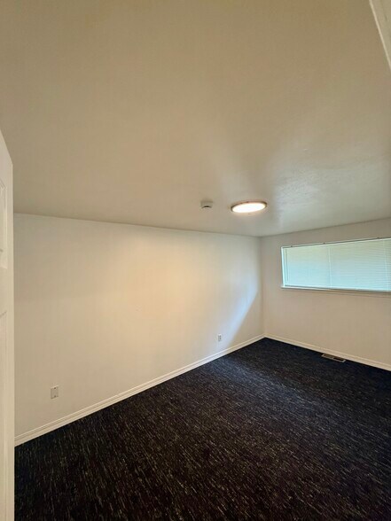 Building Photo - 7806 3rd Ave SE