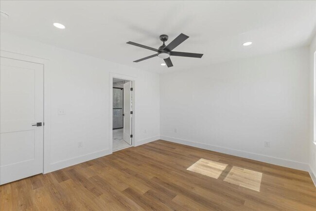 Building Photo - 803 Dupree St