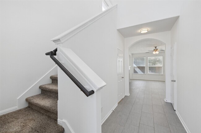 Building Photo - 82 W Twinvale Loop