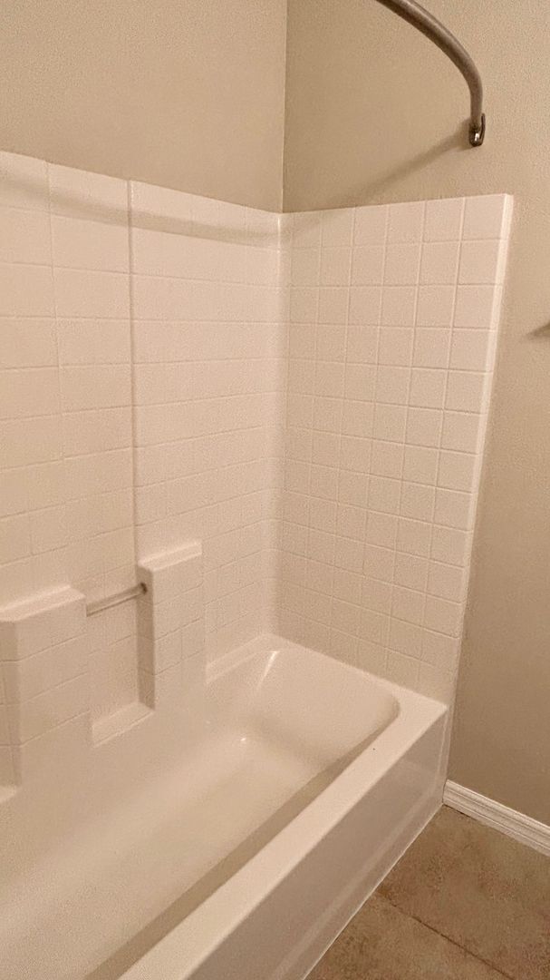 Building Photo - 3 bedroom, 2.5 bath, 2 car garage in a Qui...