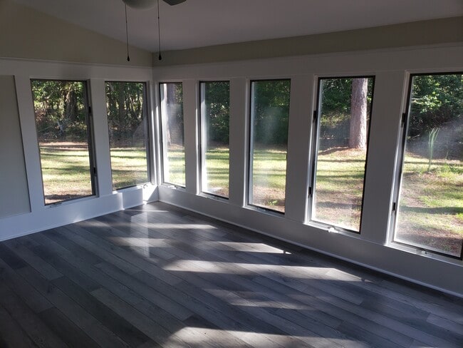 Building Photo - 529 Palmer Dr