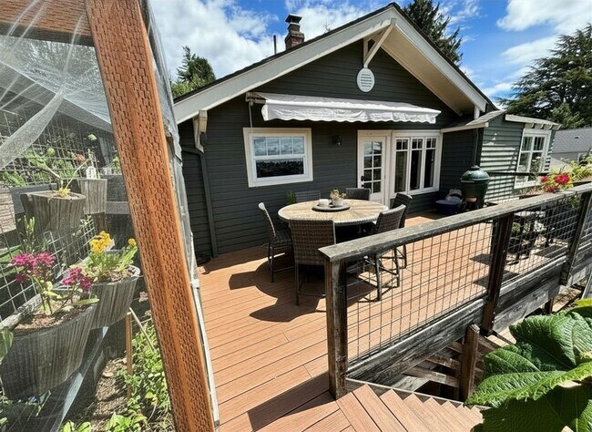 Building Photo - 4Bd/2.75Ba Seattle Home