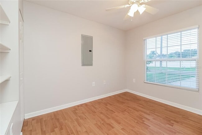 Building Photo - 1433 Vinetree Dr