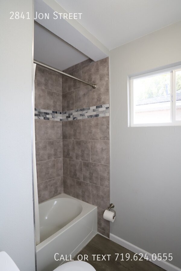 Building Photo - 2841 Jon St