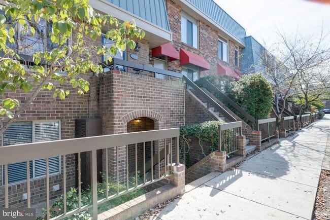 Building Photo - 1775 S Hayes St