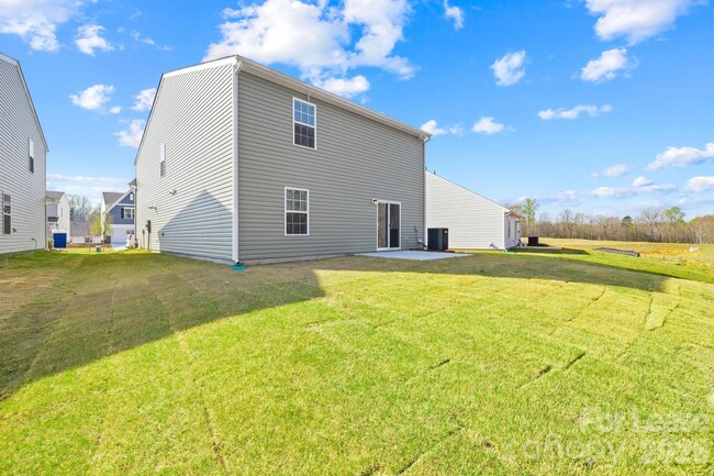 Building Photo - 544 Sand Dunes Dr