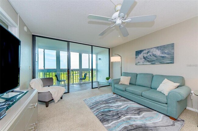 Building Photo - 900 Cove Cay Dr
