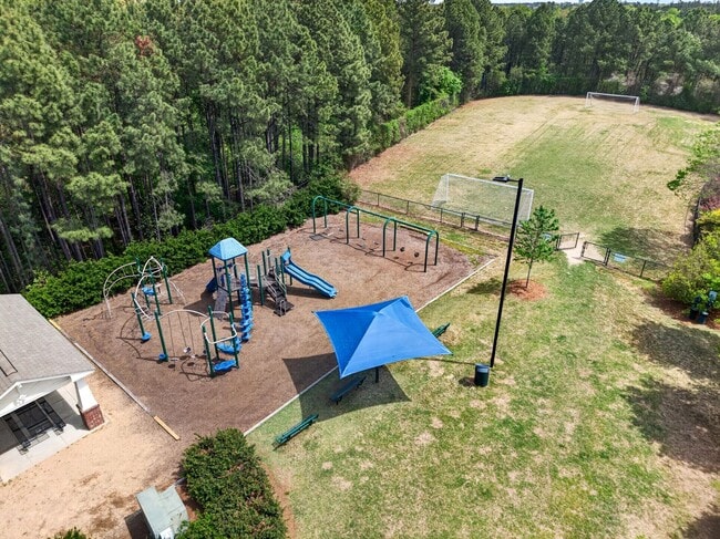 Building Photo - Tons of Upgrade! Beautiful 2 Bedroom, 2.5 Bath Condo in Waterford@ Cary Park, Available Now!