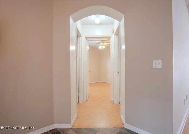 Building Photo - 11048 Ridge Point Dr