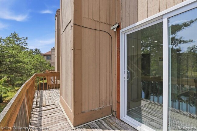 Building Photo - 5271 Wright Way E