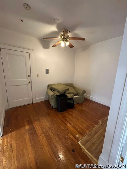 Building Photo - 11 Scottfield Rd