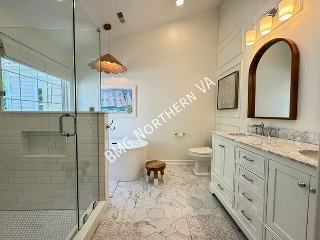 Building Photo - 5654 Governors Pond Cir