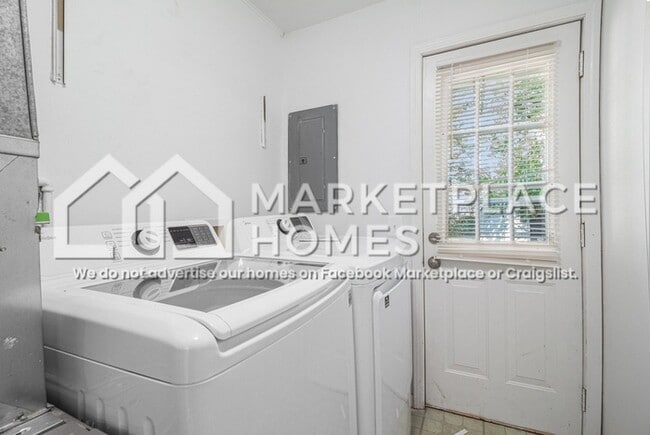 Building Photo - 3059 Alvina Ave