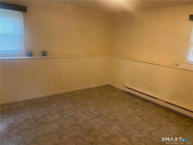 Building Photo - 1840 Shepard Ave