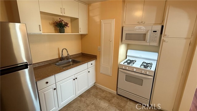 Building Photo - 32993 Pepper Dr