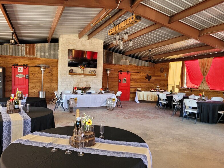 Building Photo - 299 Willow Springs Dr