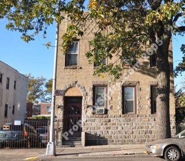 Building Photo - 1935 Haviland Ave