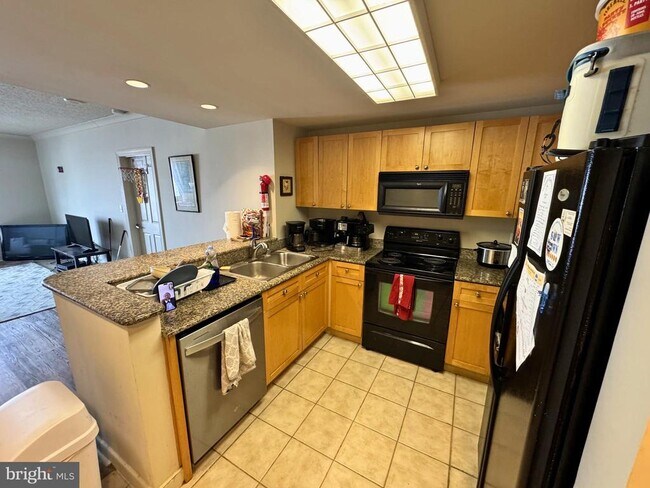Building Photo - 777 7th St NW