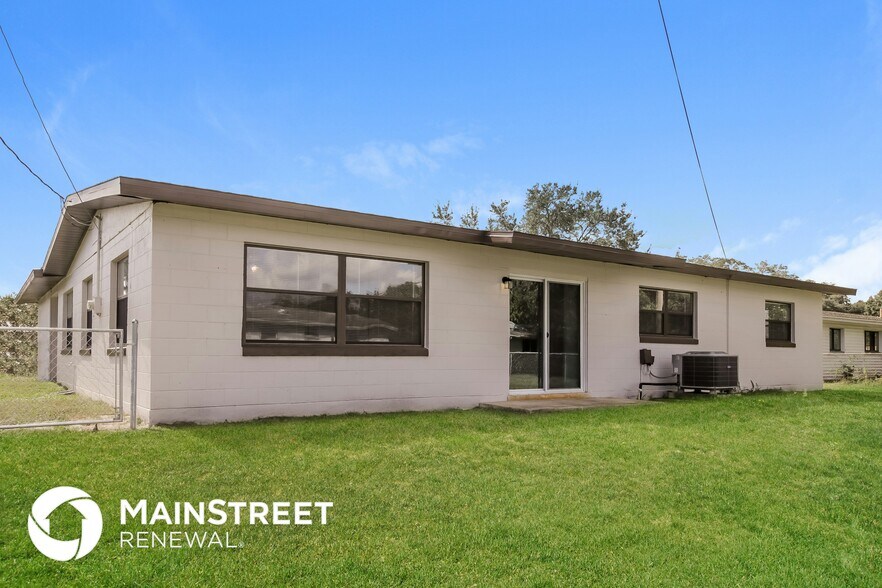 Building Photo - 568 Gardenia Cir
