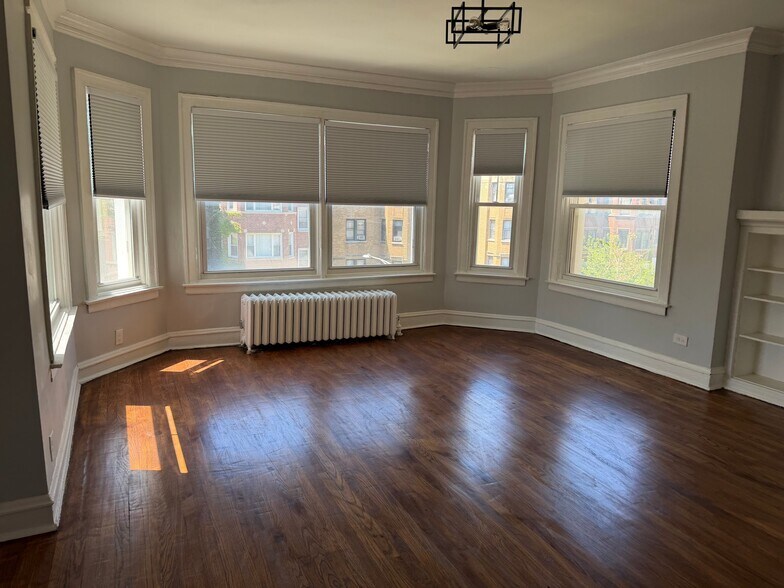 Building Photo - 8017 S Eberhart Ave