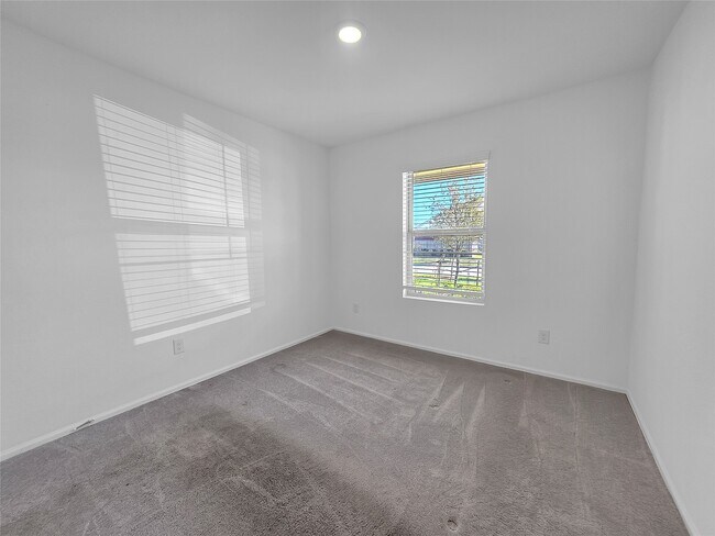 Building Photo - 9518 Brookside Point Dr