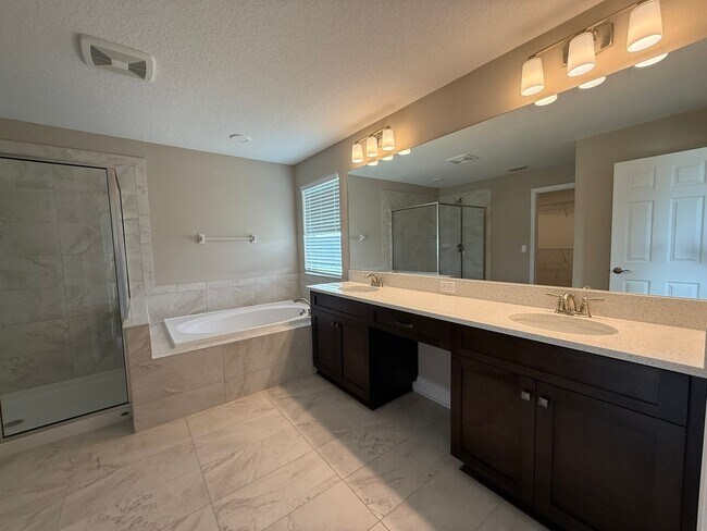 Building Photo - Brand-New 5BR/4BA Rental with Pond View, 4-Car Garage