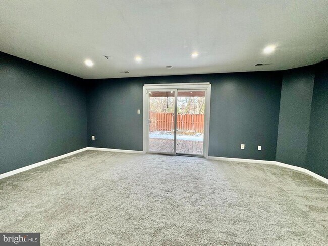 Building Photo - 597 Primus Ct