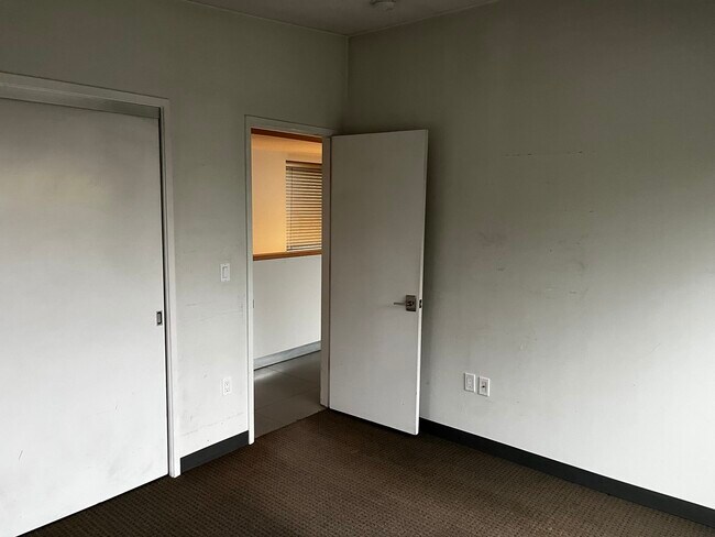 Building Photo - The Gem of Pacifica