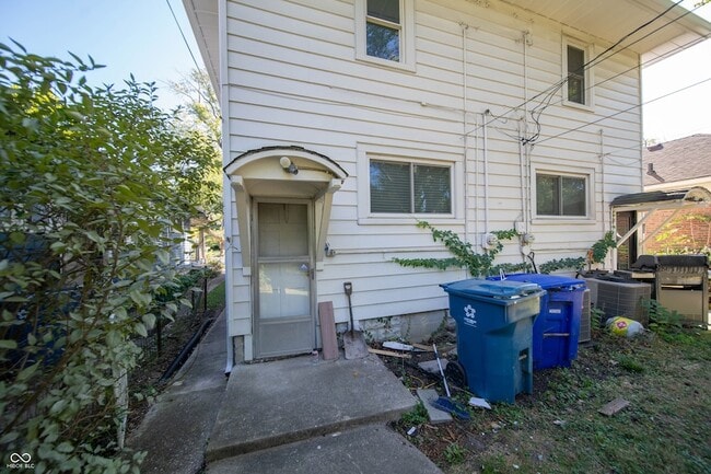 Building Photo - 5446 N College Ave