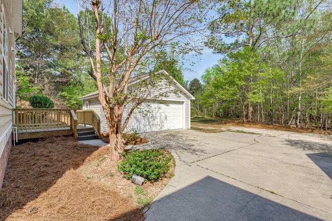 Building Photo - Stylish 3 Bedroom Home in The Sought-After Lake Carolina