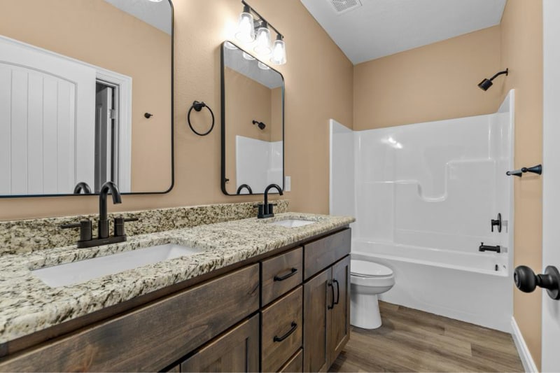 Building Photo - 102 E Mills Rd