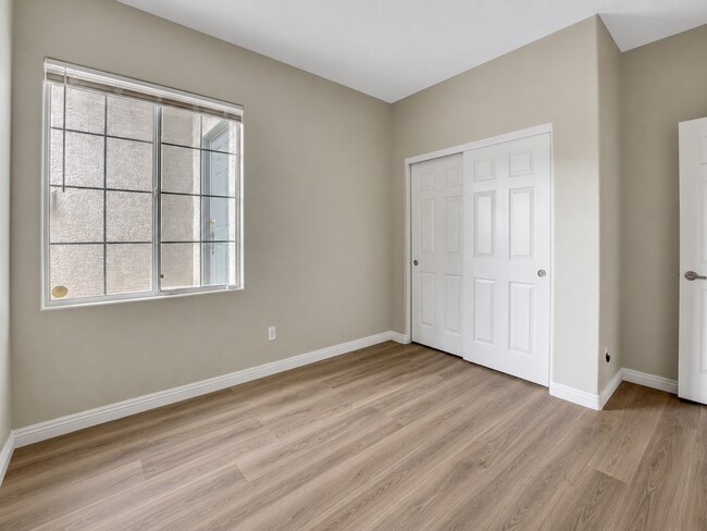 Building Photo - Anthem Gem with 3-Car Garage & Spacious Backyard