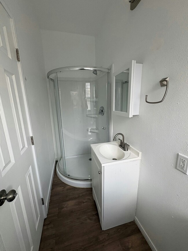 Building Photo - 555 N La Cadena Dr